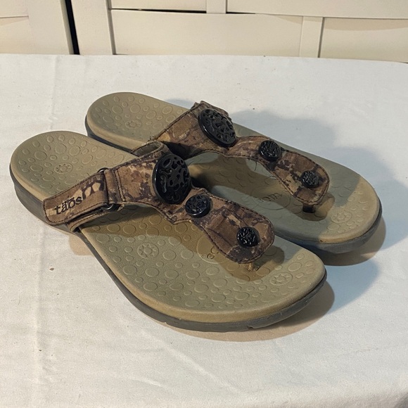 Taos Cameo Women's Brown Camo Sandals thongs - Picture 1 of 4